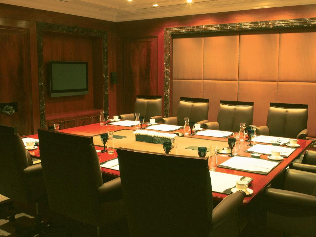 Отель The Claridges Нью-Дели Удобства фото The boardroom of the club